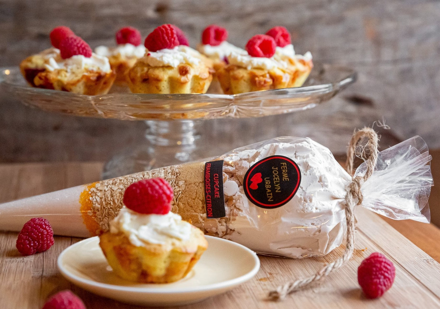 Cupcake-Framboise-citron-Ferme-Jocelyn-Urbain-dessert.jpg